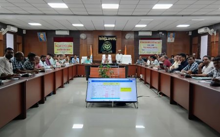 जिला स्वास्थ्य समिति की बैठक में डीएम ने की स्वास्थ्य सेवाओं की समीक्षा