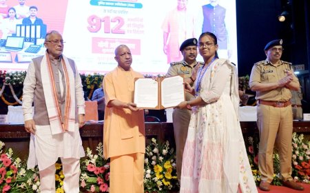सीएम योगी ने लिपिक संवर्ग सीधी भर्ती-2023 के 912 अभ्यर्थियों को वितरित किये नियुक्ति पत्र