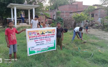 पर्यावरण संरक्षण के लिए स्थानीय जल स्रोतों की साफ-सफाई कर लोगों को प्लास्टिक का उपयोग न करने के लिए किया गया जागरूक