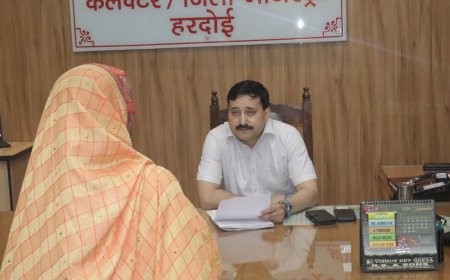 जनसामान्य की शिकायतों के निस्तारण में किसी प्रकार की लापरवाही न बरती जाए - जिलाधिकारी