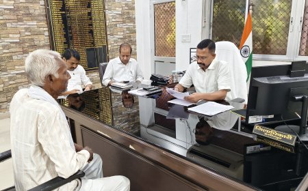 जिलाधिकारी ने कलेक्ट्रेट में की जनसुनवाई