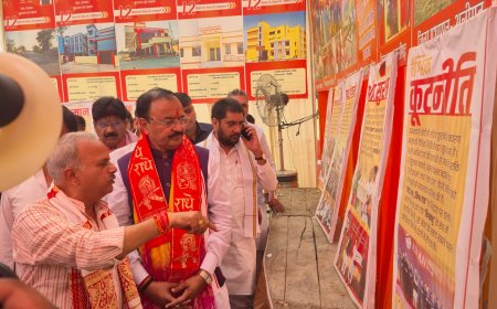 डिप्टी सीएम ने पं0 दीनदयाल उपाध्याय की जन्म जयंती पर आयोजित चित्र प्रदर्शनी का किया लोकार्पण