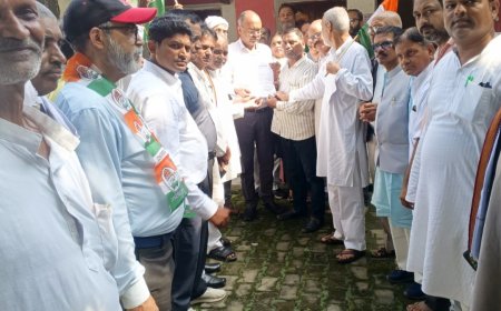 कांग्रेस ने राष्ट्रपति को संबोधित ज्ञापन सिटी मजिस्ट्रेट को दिया