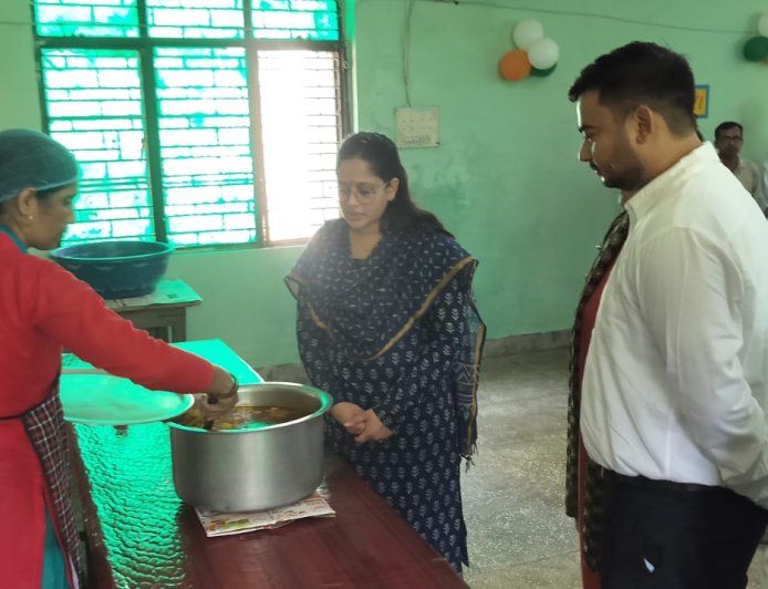राजकीय पालीटेक्निक में प्रेरणा कैन्टीन का मुख्य विकास अधिकारी ने किया शुभारम्भ