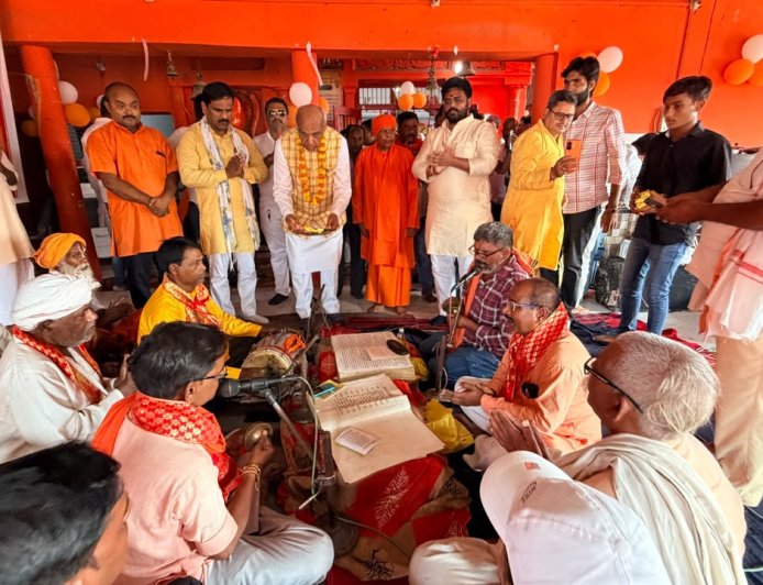 सदर विधायक श्यामधनी राही ने प्रधानमंत्री नरेन्द्र मोदी के जन्मदिन पर कराया सुंदरकांड पाठ