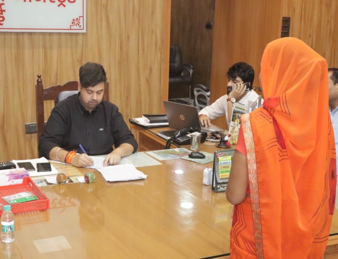 जन सुनवाई में जिलाधिकारी ने सुनी 133 शिकायतें