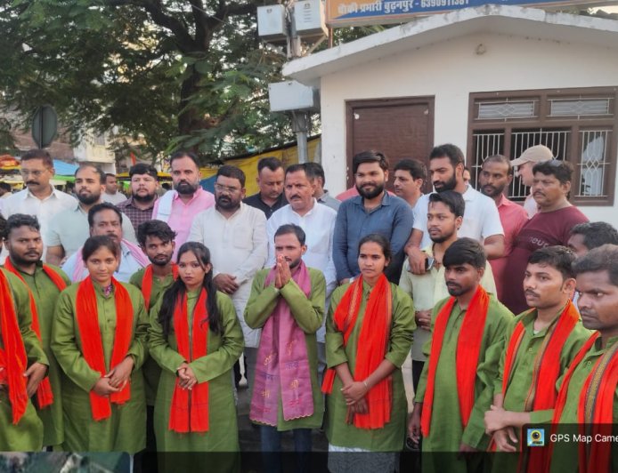 नुक्कड़ नाटक के जरिए जनकल्याणकारी योजनाओं और सामाजिक सरोकारों का संदेश