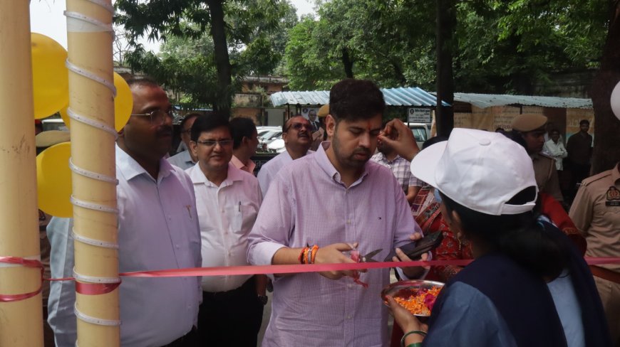 जिलाधिकारी एवं मुख्य विकास अधिकारी ने मॉडल प्रेरणा कैंटीन का किया उद्घाटन