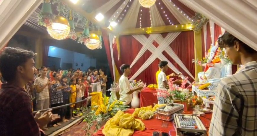 गणपति बप्पा मोरिया के जयकारों से गूंजे पंडाल