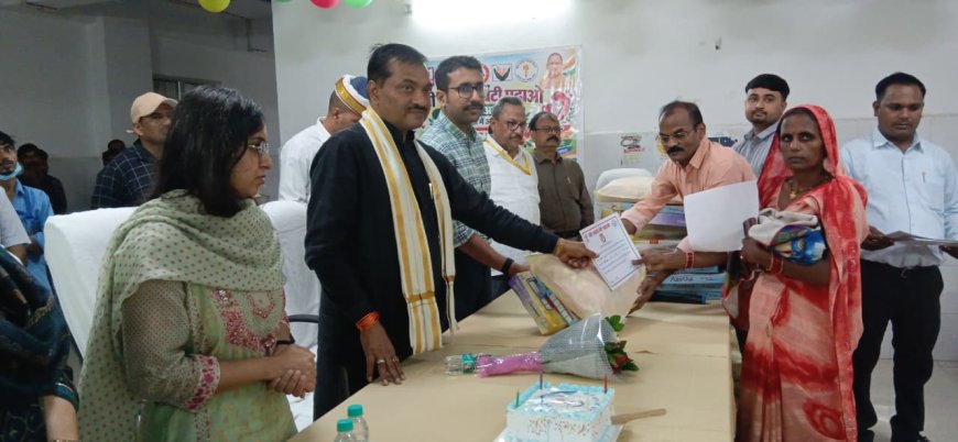बेटी बचाओ-बेटी पढ़ाओ योजना के अंतर्गत संयुक्त जिला चिकित्सालय में मनाया गया कन्या जन्मोत्सव