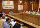 जिलाधिकारी ने विकास खण्ड स्तर पर संचालित विभिन्न योजनाओं की समीक्षा कर लक्ष्य के अनुरूप कार्य कराने के दिए निर्देश