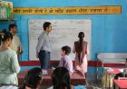कंपोजिट विद्यालय धनी जलालपुर का डीएम ने किया औचक निरीक्षण, बच्चों को पढ़ाया पाठ