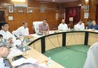 अटल आवासीय विद्यालय के छात्र/छात्राओं के शारीरिक विकास के लिए जिम फैसिलिटी के साथ अन्य खेल सुविधायें भी उपलब्ध करायी जाय - मण्डलायुक्त