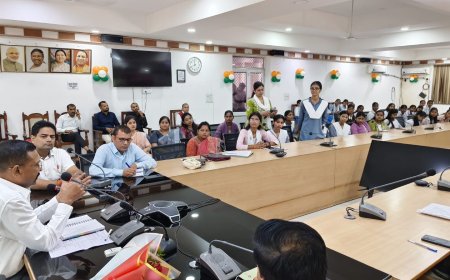 मिशन शक्ति फेज-5.0: जिलाधिकारी ने छात्राओं को दिखाया कैरियर निर्माण का मार्ग, मुख्यमंत्री अभ्युदय योजना की दी जानकारी