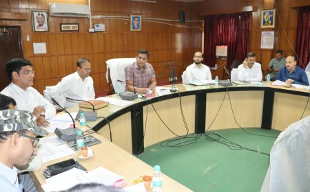 अटल आवासीय विद्यालय के छात्र/छात्राओं के शारीरिक विकास के लिए जिम फैसिलिटी के साथ अन्य खेल सुविधायें भी उपलब्ध करायी जाय - मण्डलायुक्त