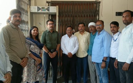 डीएम ने ईवीएम-वीवीपैट वेयर हाउस की सुरक्षा व्यवस्था का किया निरीक्षण