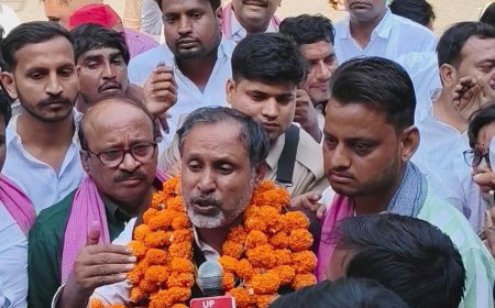 डॉ. मान सिंह यादव की लगातार दूसरी जीत पर सपाइयों में उत्साह, मिठाई खिलाकर मनाई खुशी