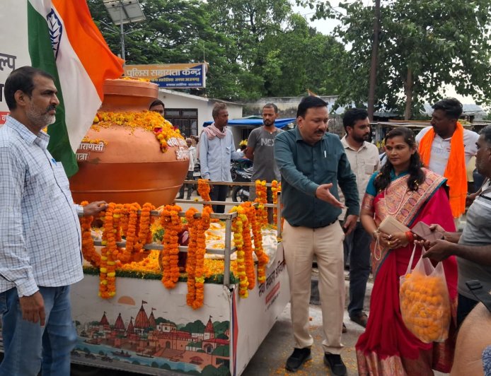वडनगर से वाराणसी यात्रा का जनपद में विभिन्न स्थलों पर हुआ शानदार स्वागत