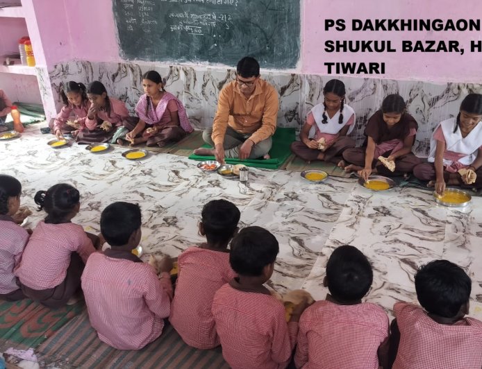मध्याह्न भोजन की गुणवत्ता जांचने विद्यालयों में पहुंचे बेसिक शिक्षा विभाग के अधिकारी