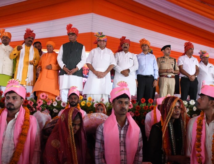 दिव्यता एवं भव्यता के साथ सम्पन्न हुआ मुख्यमंत्री सामूहिक विवाह समारोह, 412 जोड़ों ने थामा एक-दूजे का हाथ