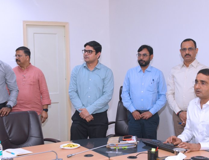 मान्यता प्राप्त पत्रकारों और उनके आश्रितों को मिलेगी कैशलेस चिकित्सा सुविधा