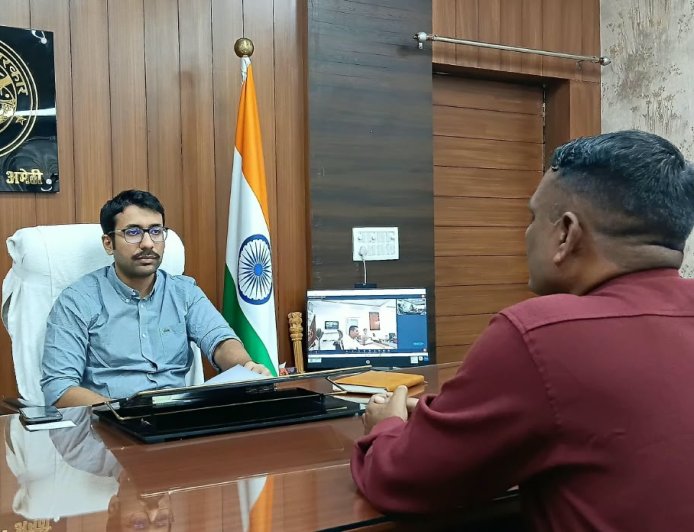 जनसुनवाई में जिलाधिकारी ने सुनीं शिकायतें, समयबद्ध व गुणवत्तापूर्ण निस्तारण के दिए निर्देश
