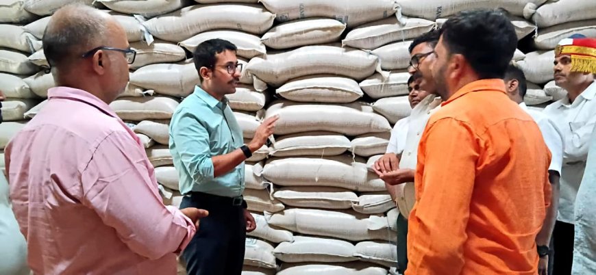 भारतीय खाद्य निगम डिपो पी0ई0जी0 गोदाम जामों का जिलाधिकारी ने किया औचक निरीक्षण