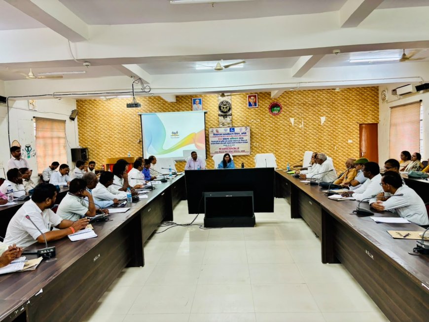 मुख्य विकास अधिकारी ने माध्यमिक विद्यालयों के प्रधानाचार्यों के साथ की विभागीय योजनाओं एवं शैक्षणिक गतिविधियों की समीक्षा