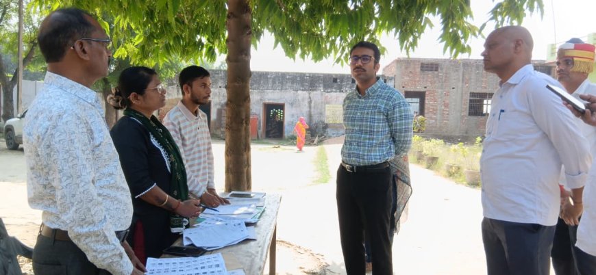मतदाता सूची में छूटे हुए एवं नए मतदाताओं के पंजीकरण के लिए जनपद के सभी मतदान केंद्रों पर विशेष शिविर आयोजित