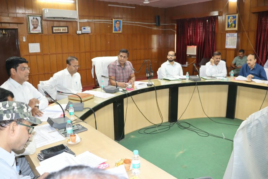 अटल आवासीय विद्यालय के छात्र/छात्राओं के शारीरिक विकास के लिए जिम फैसिलिटी के साथ अन्य खेल सुविधायें भी उपलब्ध करायी जाय - मण्डलायुक्त