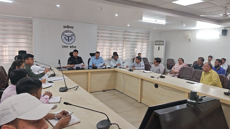 छात्रवृत्ति डेटा फॉरवर्डिंग में लापरवाही पर मान्यता निरस्तीकरण तक की कार्रवाई, डीएम की दोटूक चेतावनी